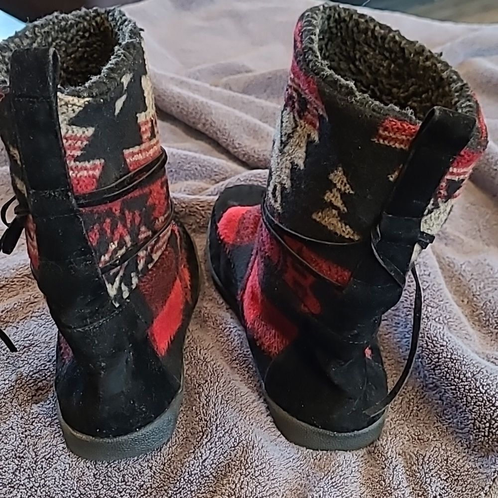 Madden Girl Aztec Boots - Picture 4 of 9